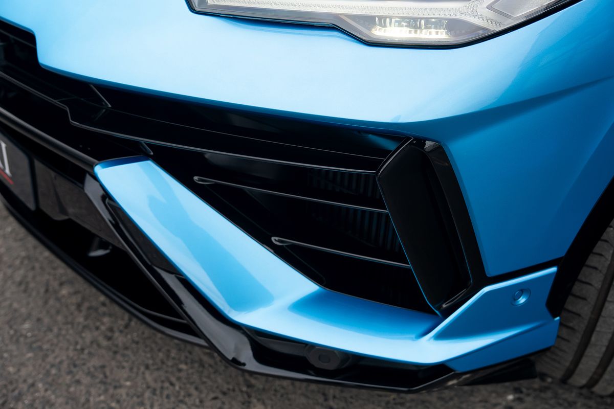 LAMBORGHINI URUS V8 S S