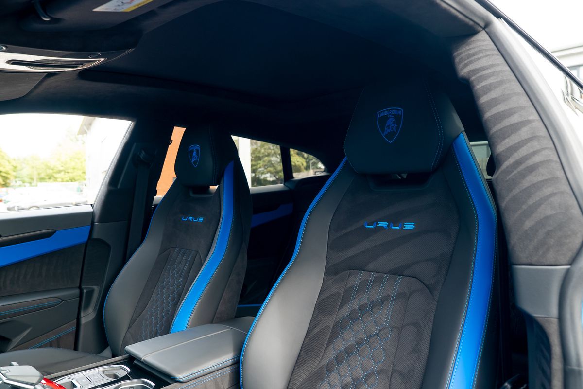 LAMBORGHINI URUS V8 S S