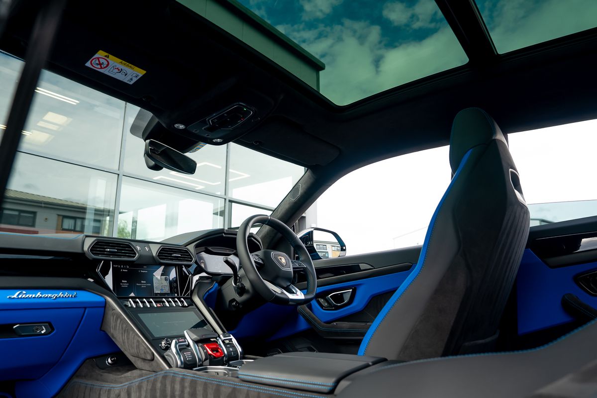 LAMBORGHINI URUS V8 S S