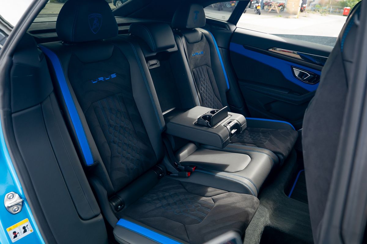 LAMBORGHINI URUS V8 S S
