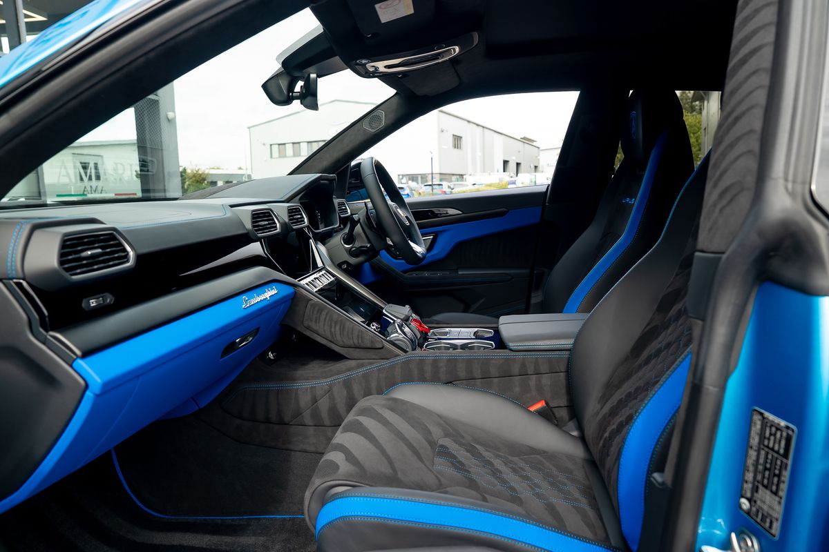 LAMBORGHINI URUS V8 S S