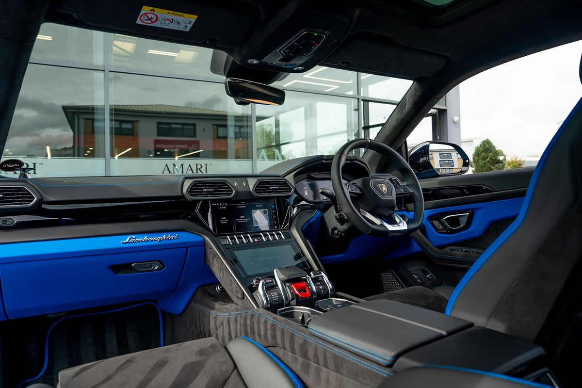 LAMBORGHINI URUS V8 S S