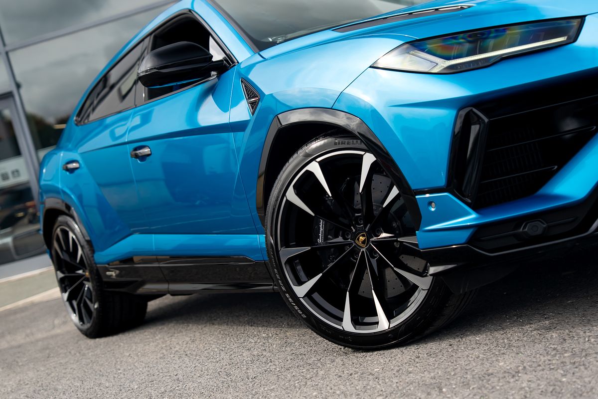 LAMBORGHINI URUS V8 S S
