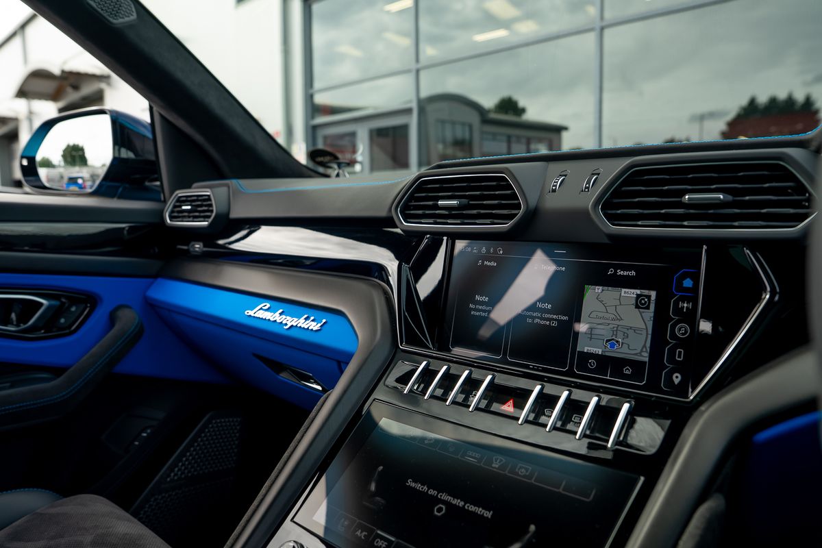 LAMBORGHINI URUS V8 S S