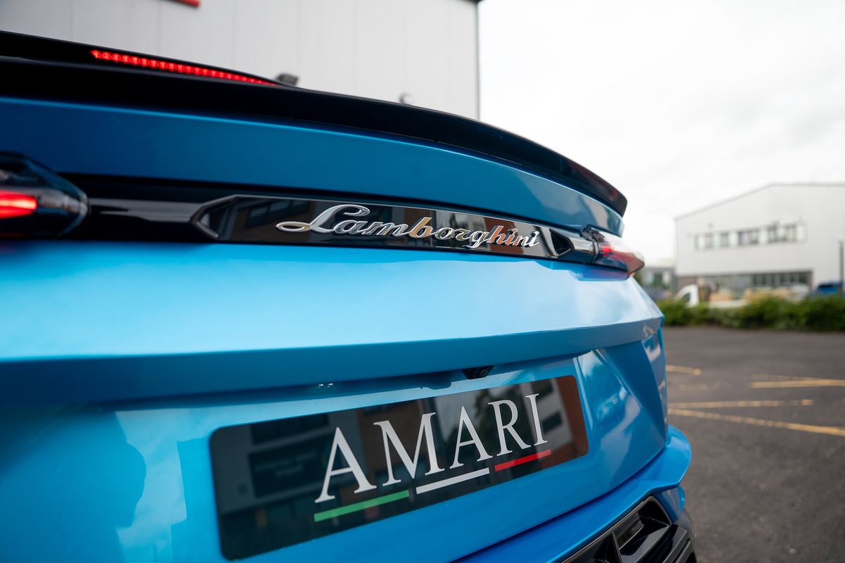 LAMBORGHINI URUS V8 S S