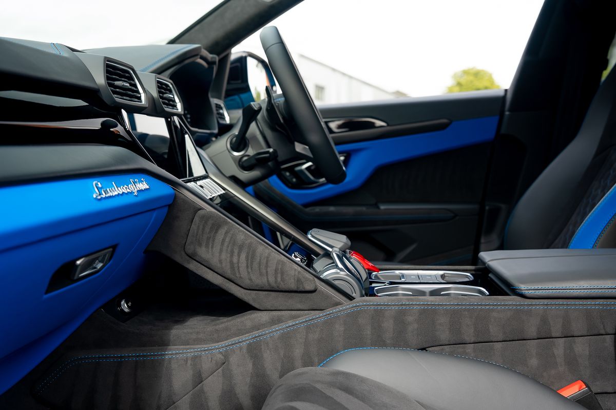 LAMBORGHINI URUS V8 S S