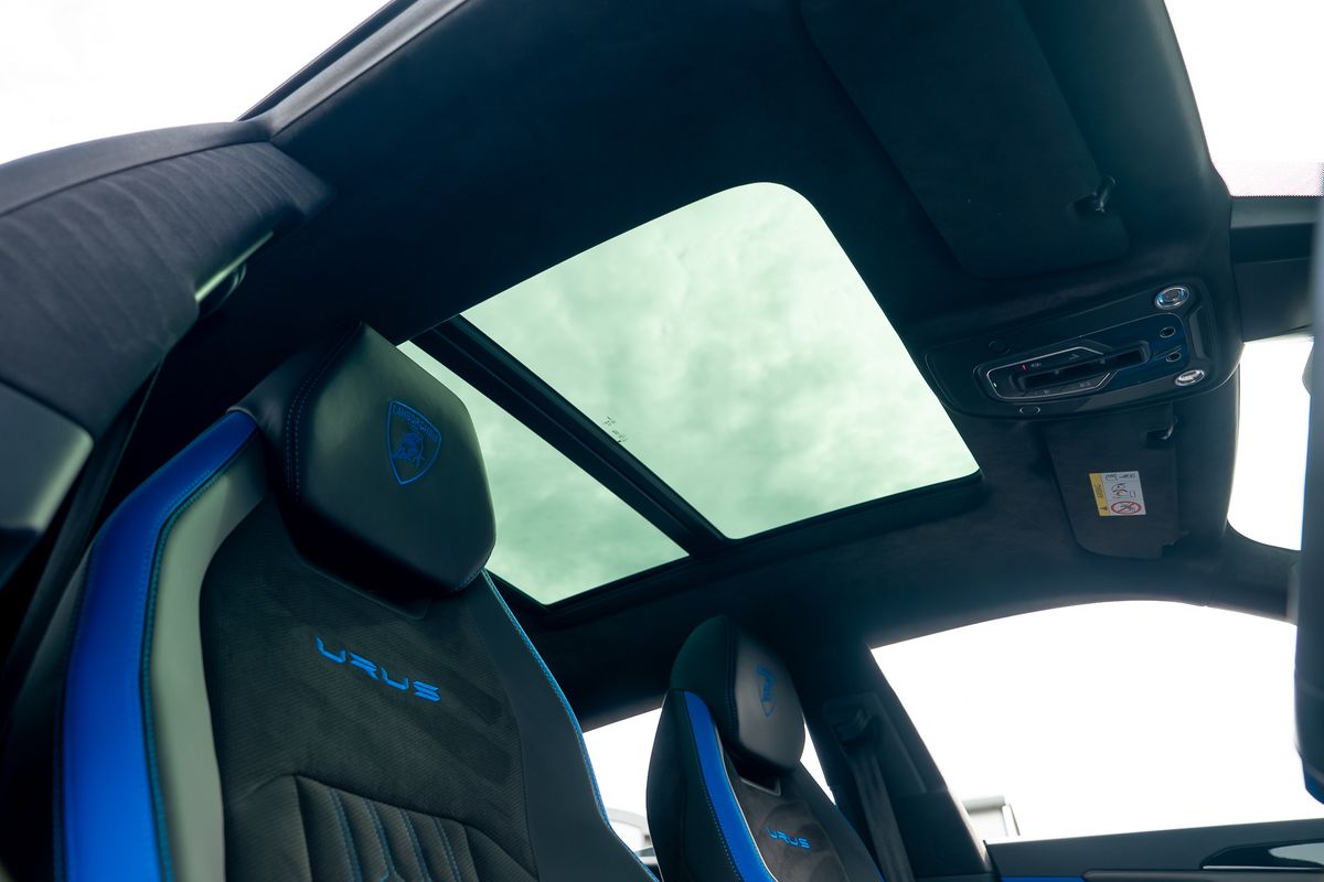 LAMBORGHINI URUS V8 S S