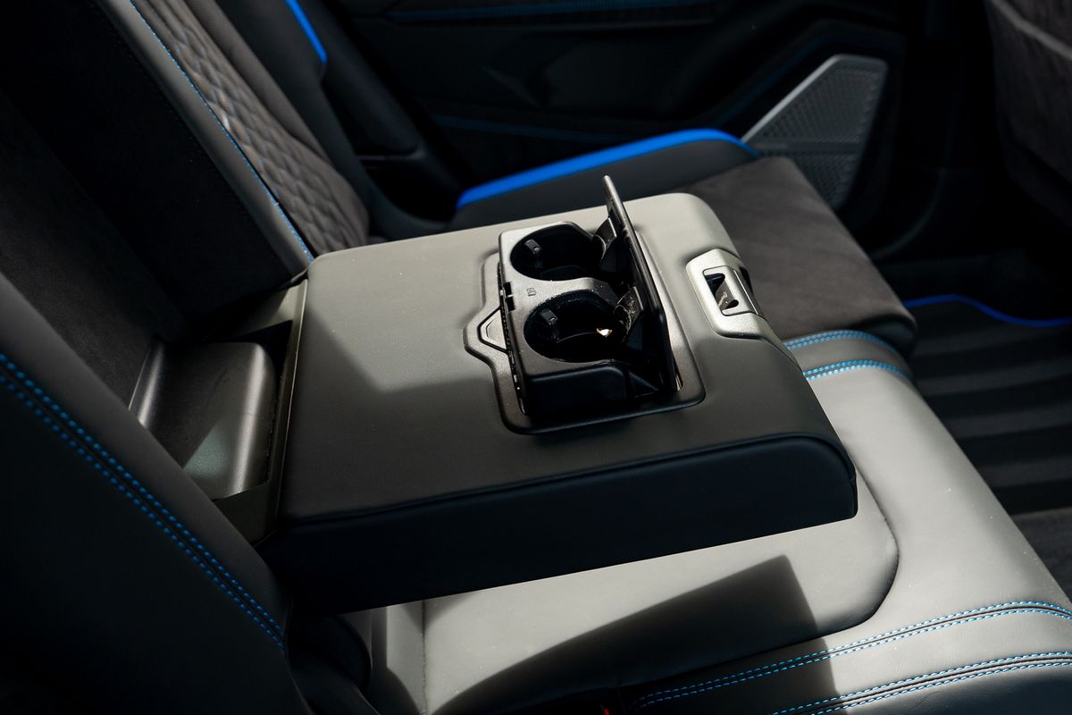 LAMBORGHINI URUS V8 S S