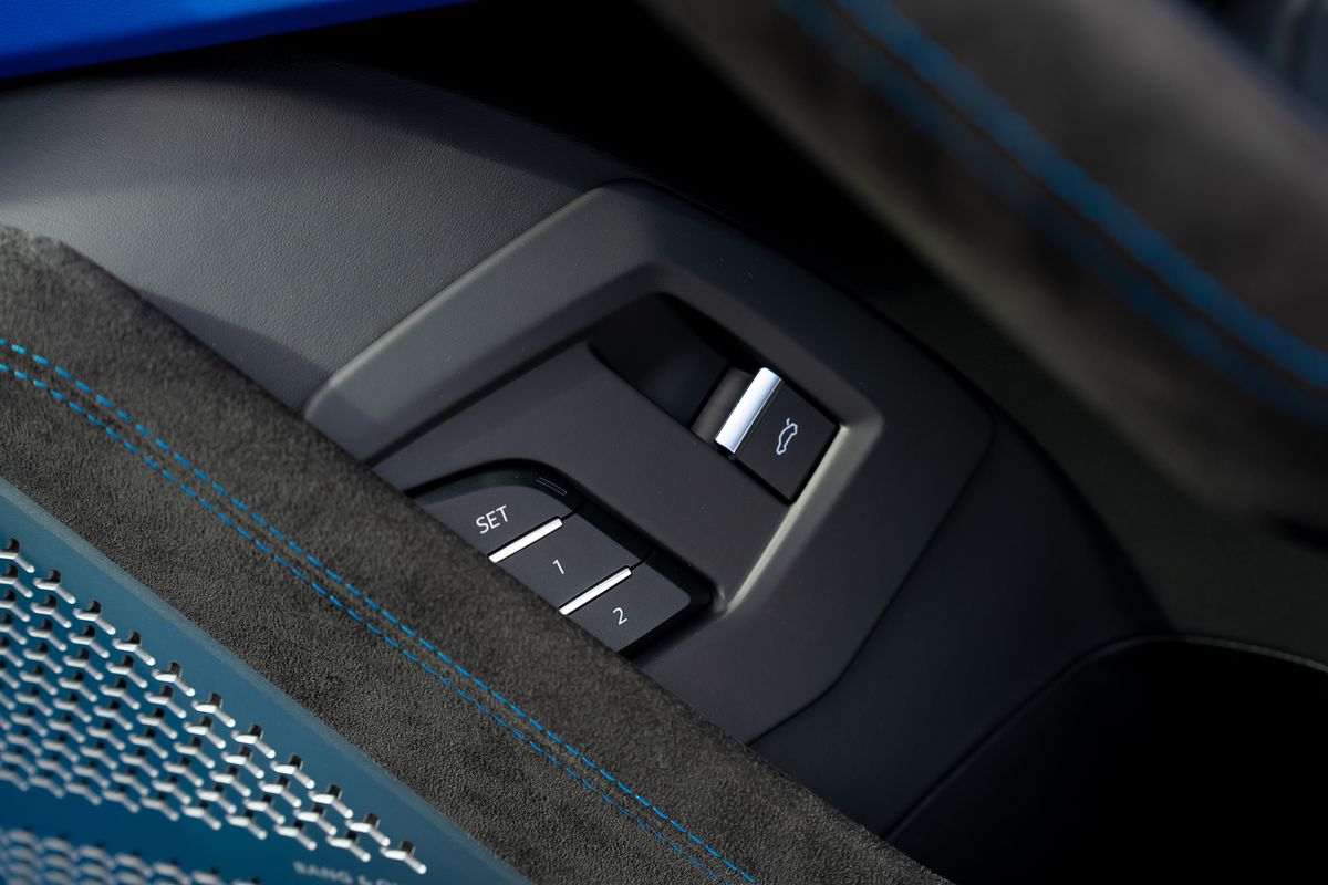 LAMBORGHINI URUS V8 S S