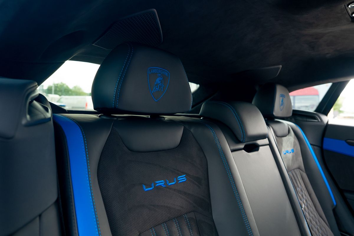 LAMBORGHINI URUS V8 S S