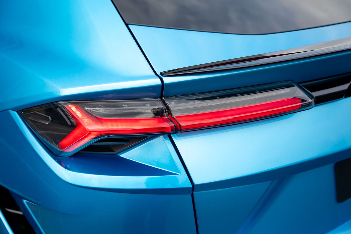 LAMBORGHINI URUS V8 S S