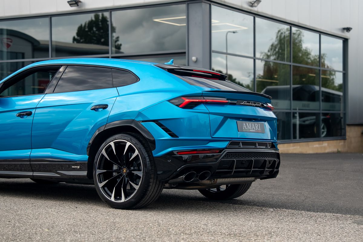 LAMBORGHINI URUS V8 S S