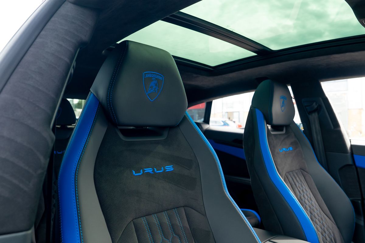 LAMBORGHINI URUS V8 S S