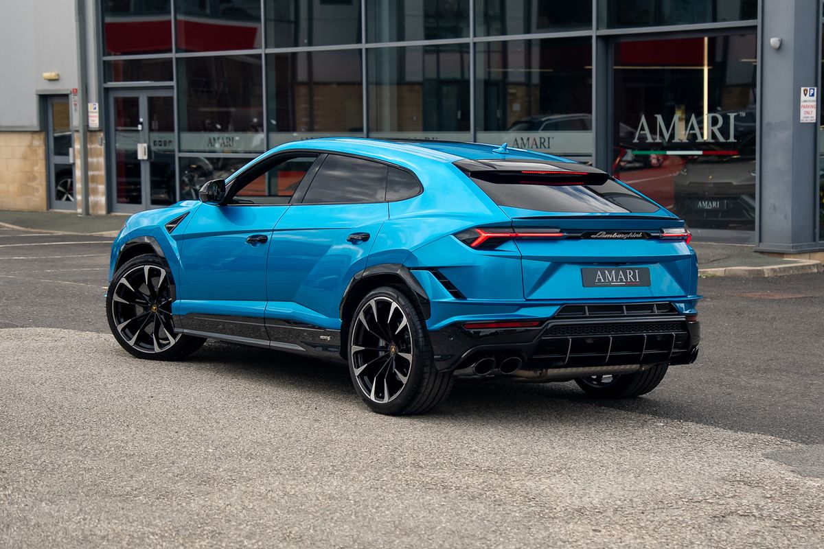LAMBORGHINI URUS V8 S S