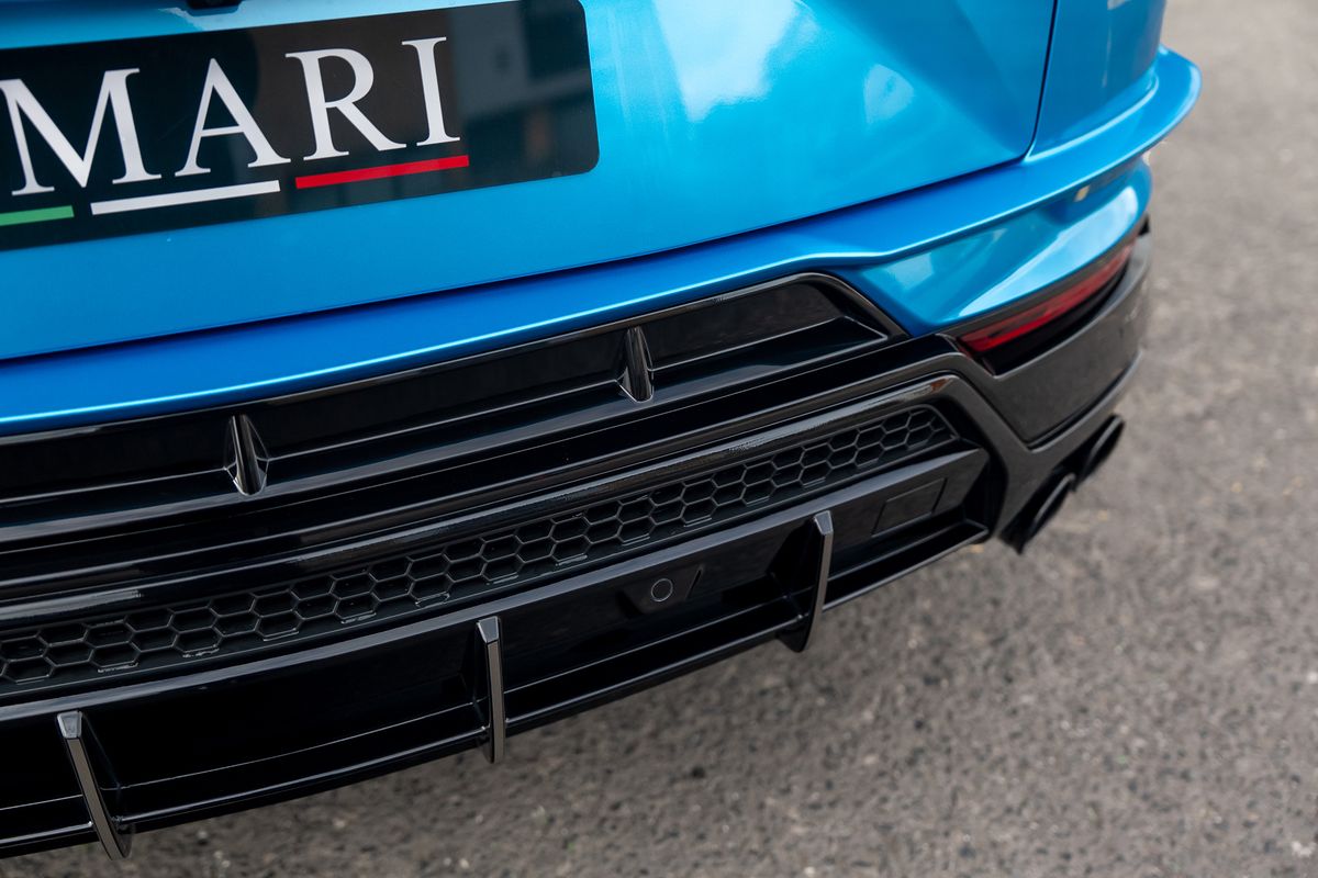 LAMBORGHINI URUS V8 S S