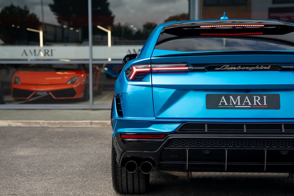 LAMBORGHINI URUS V8 S S