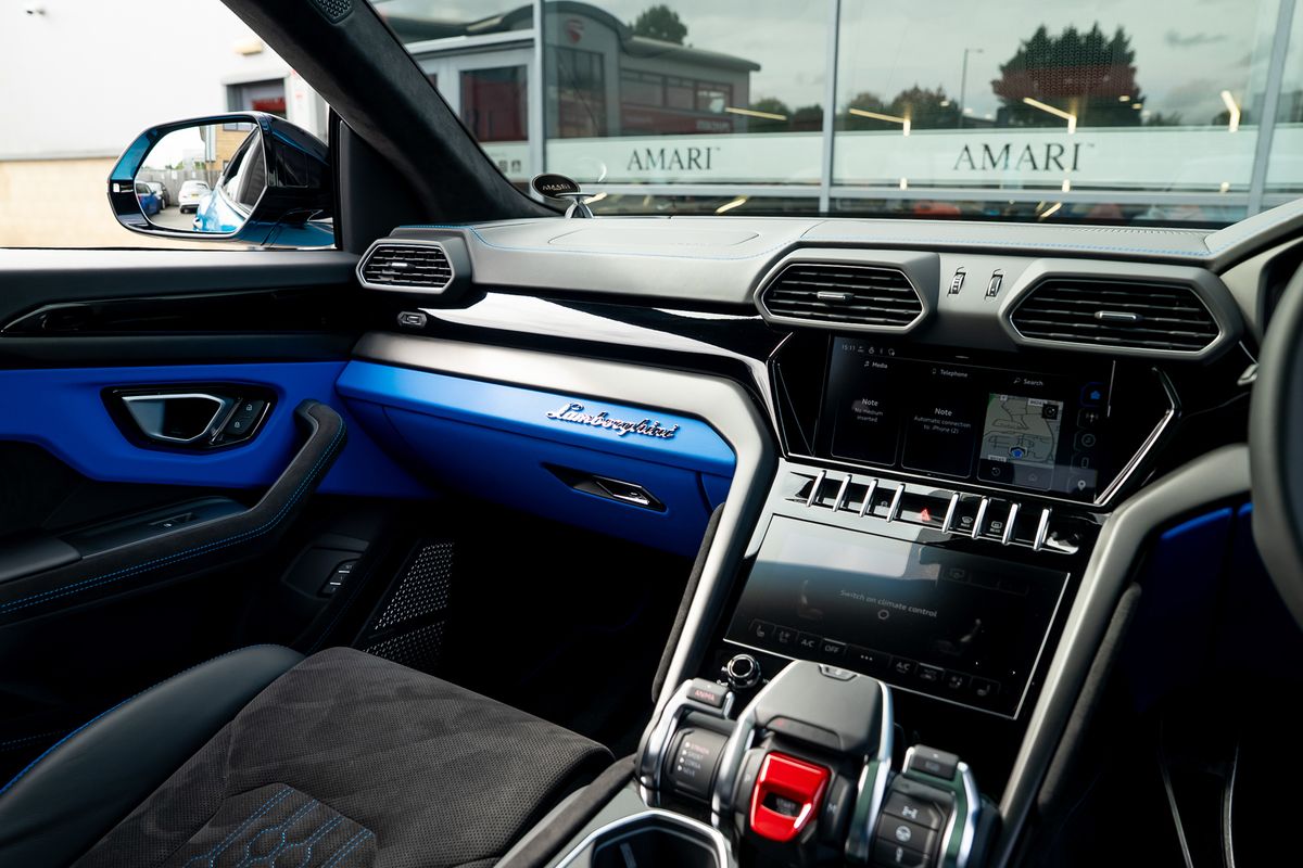 LAMBORGHINI URUS V8 S S