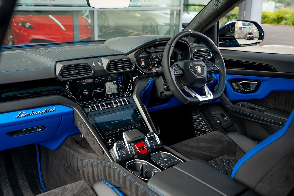 LAMBORGHINI URUS V8 S S