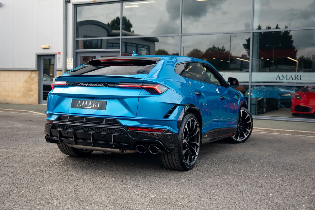 LAMBORGHINI URUS V8 S S