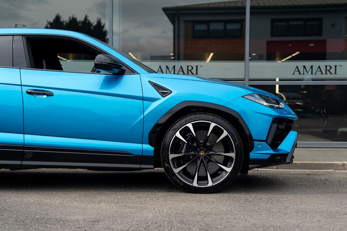 LAMBORGHINI URUS V8 S S