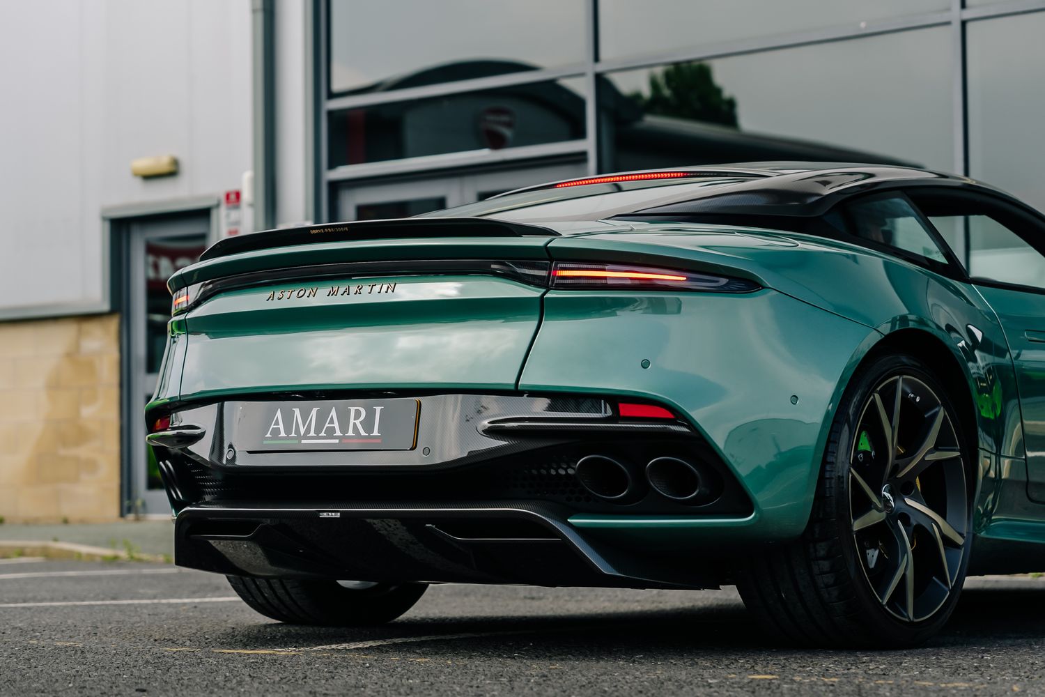 Aston Martin DBS Superleggera V12 - DBS 59 Special Edition