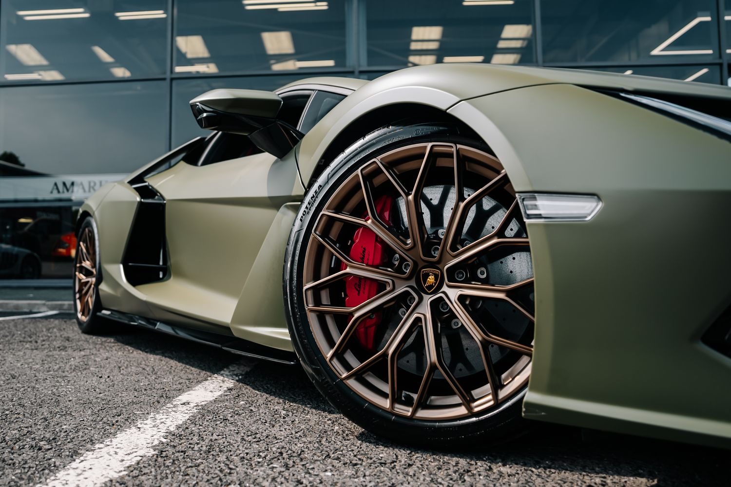 Lamborghini Revuelto