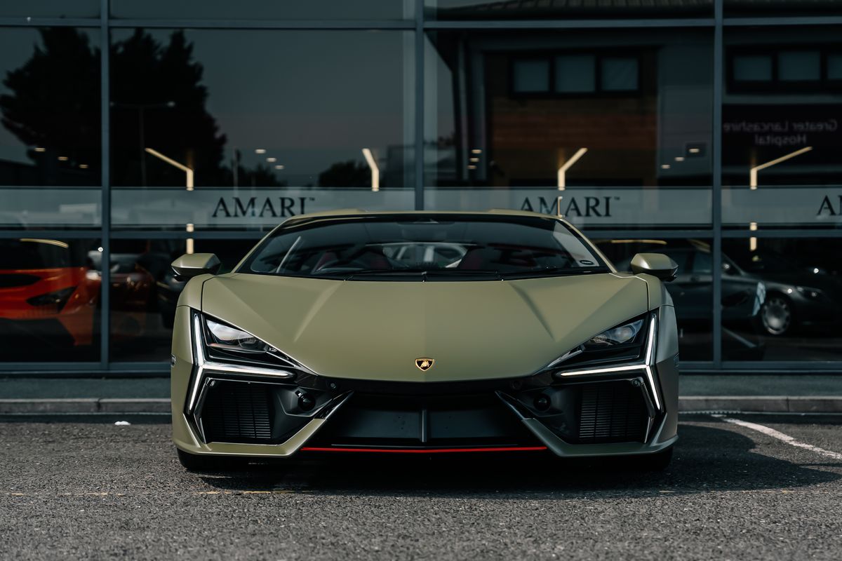 Lamborghini Revuelto