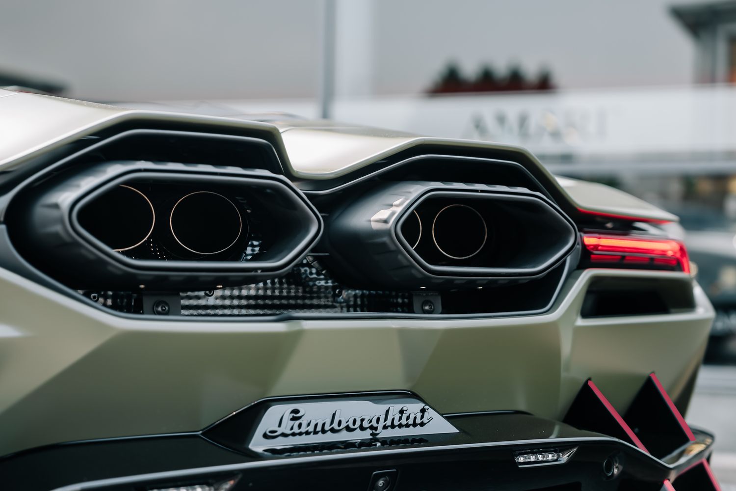 Lamborghini Revuelto