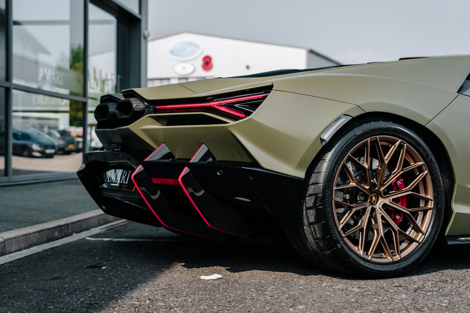 Lamborghini Revuelto