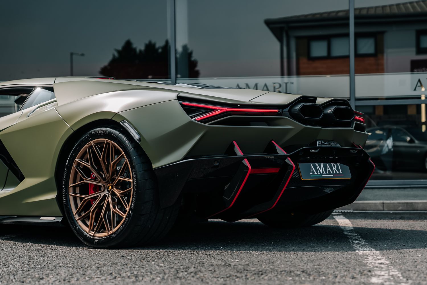 Lamborghini Revuelto