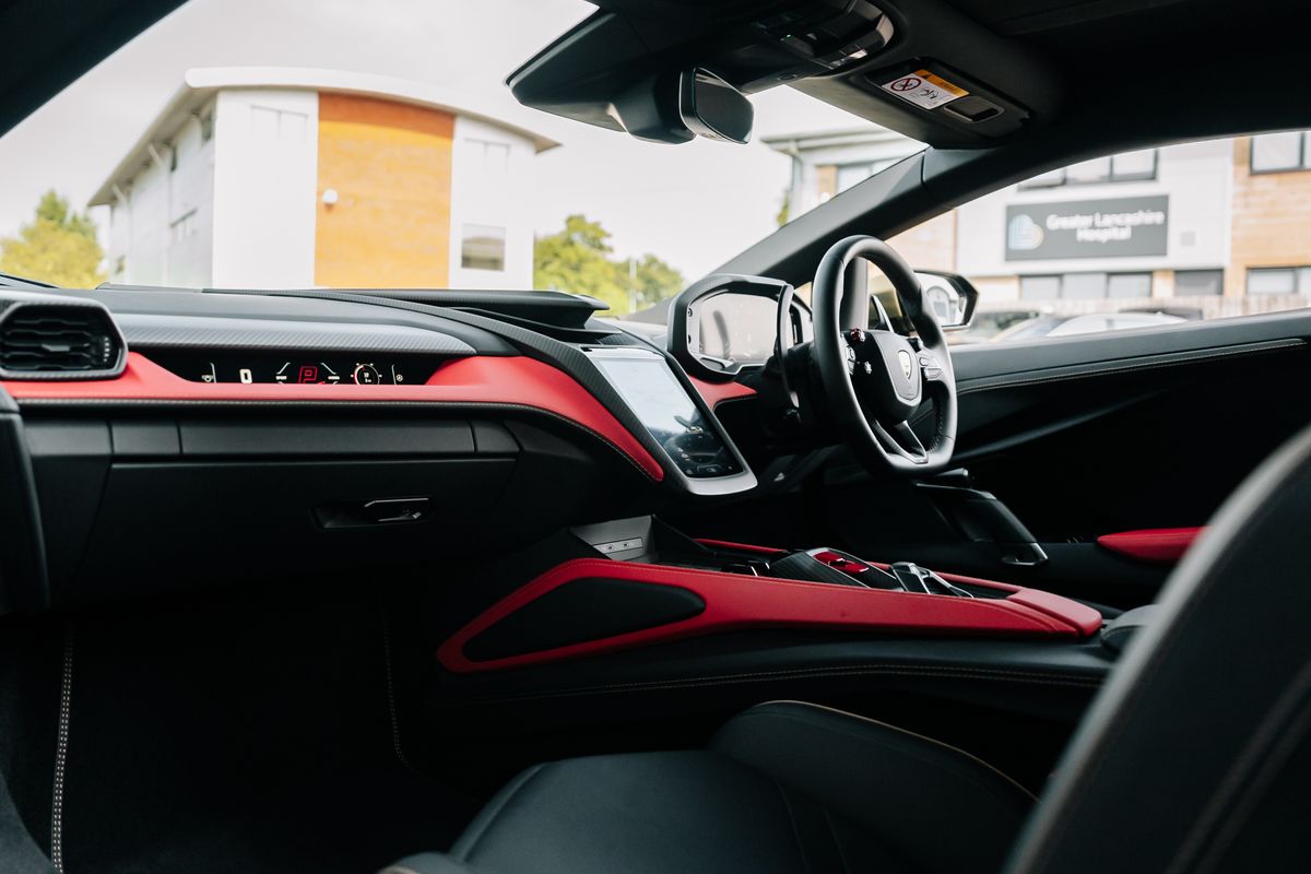 Lamborghini Revuelto