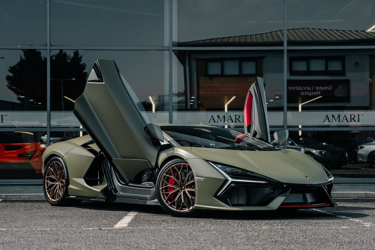 Lamborghini Revuelto