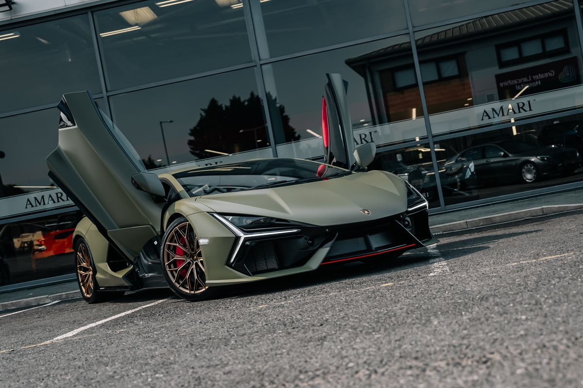 Lamborghini Revuelto