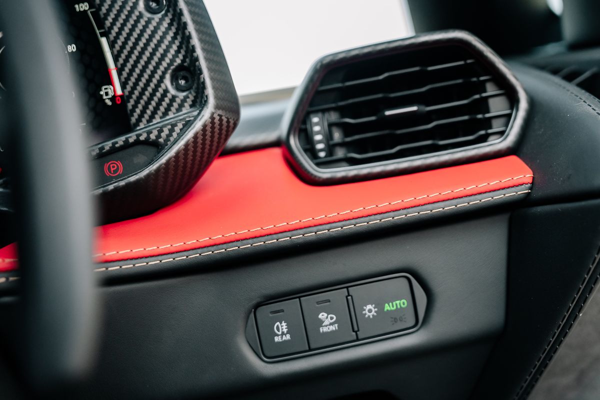 Lamborghini Revuelto