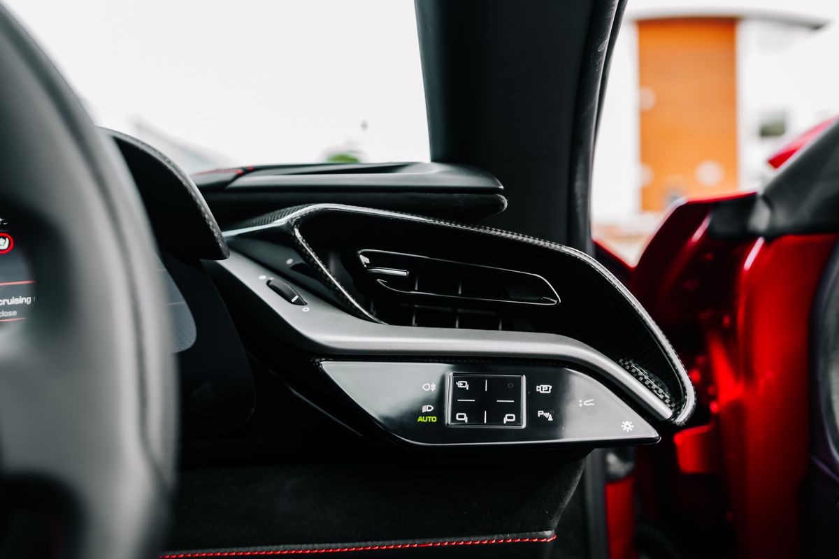 FERRARI SF90 SPIDER