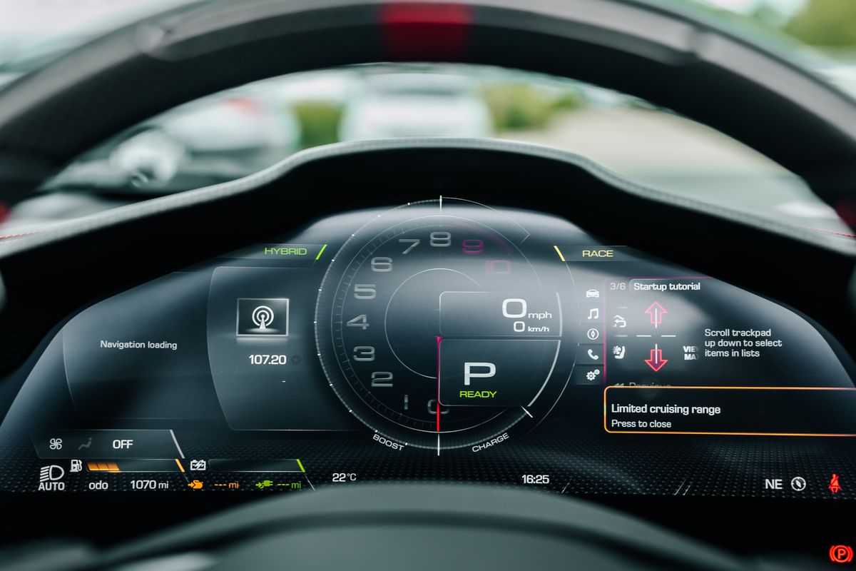 FERRARI SF90 SPIDER