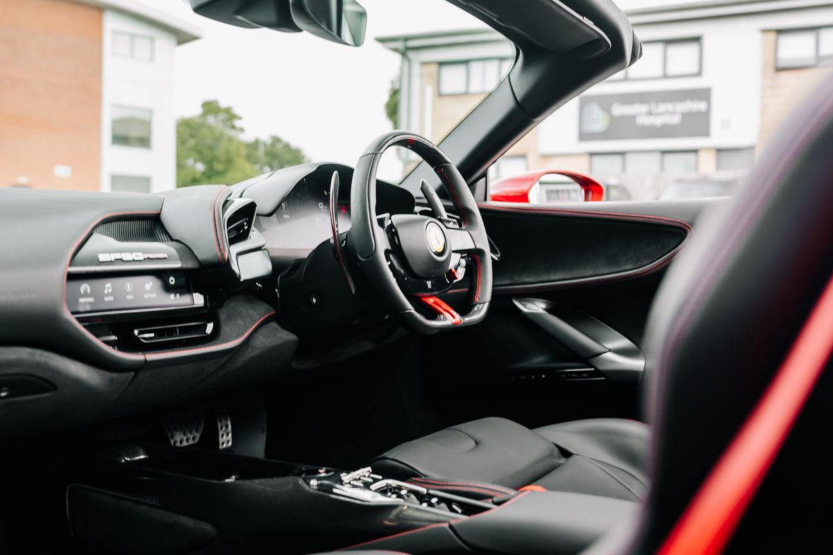 FERRARI SF90 SPIDER