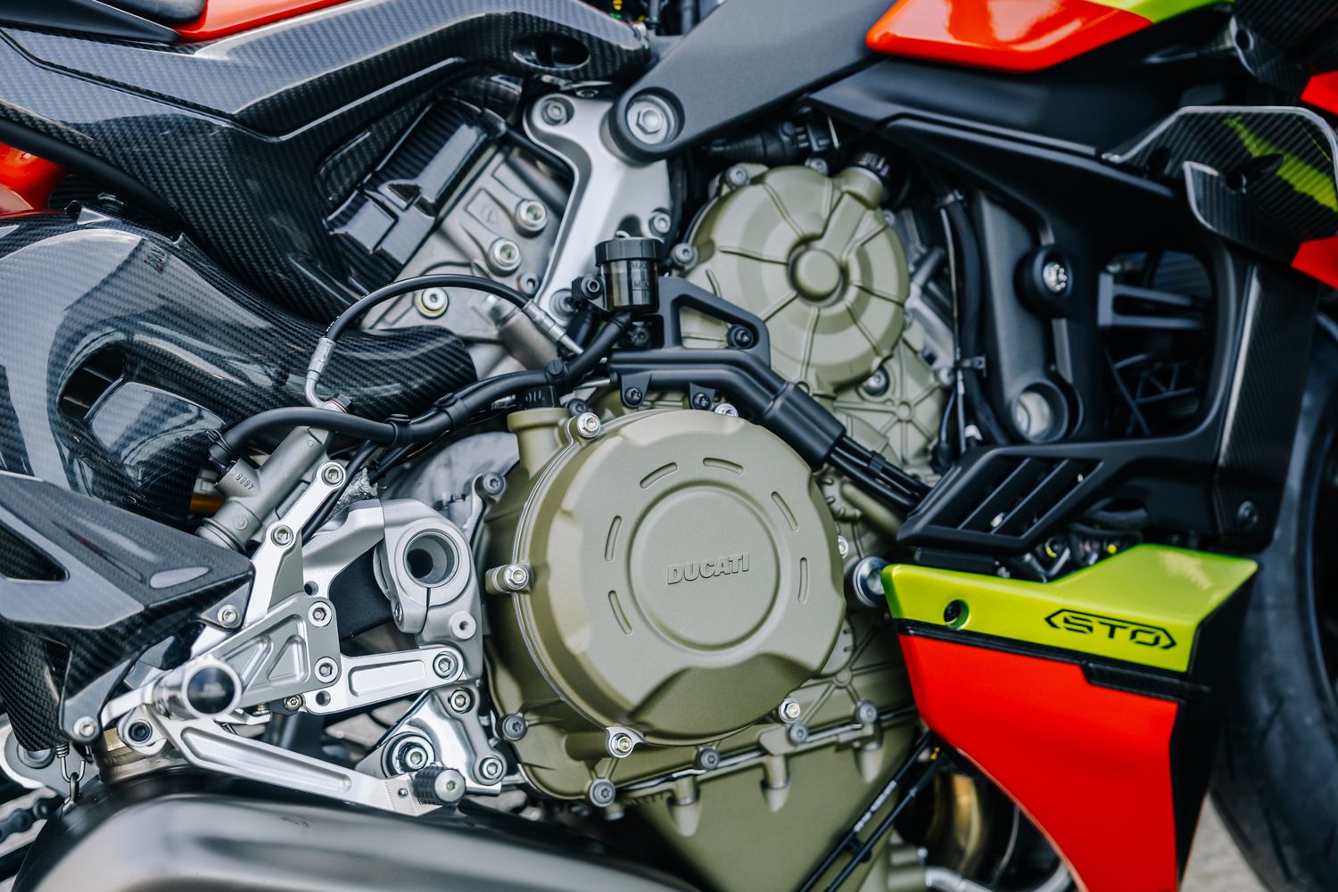 Ducati Streetfighter V4 Lamborghini STO