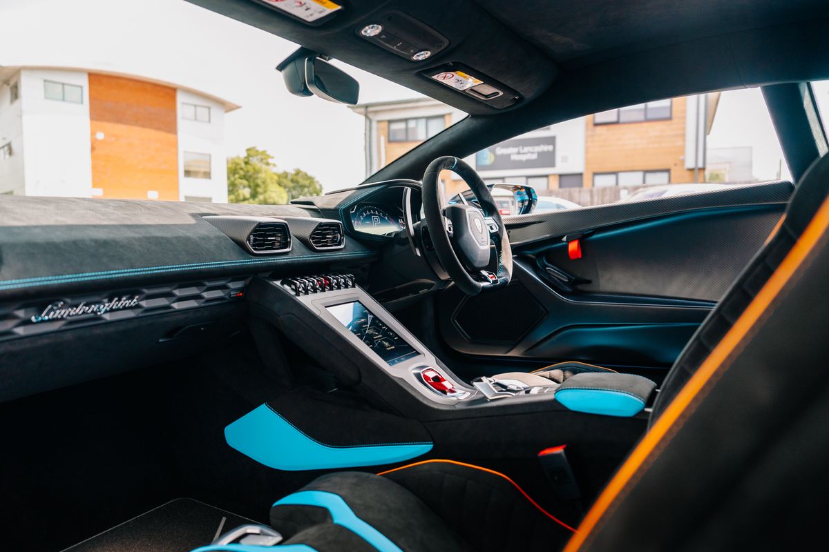 Lamborghini Huracan STO
