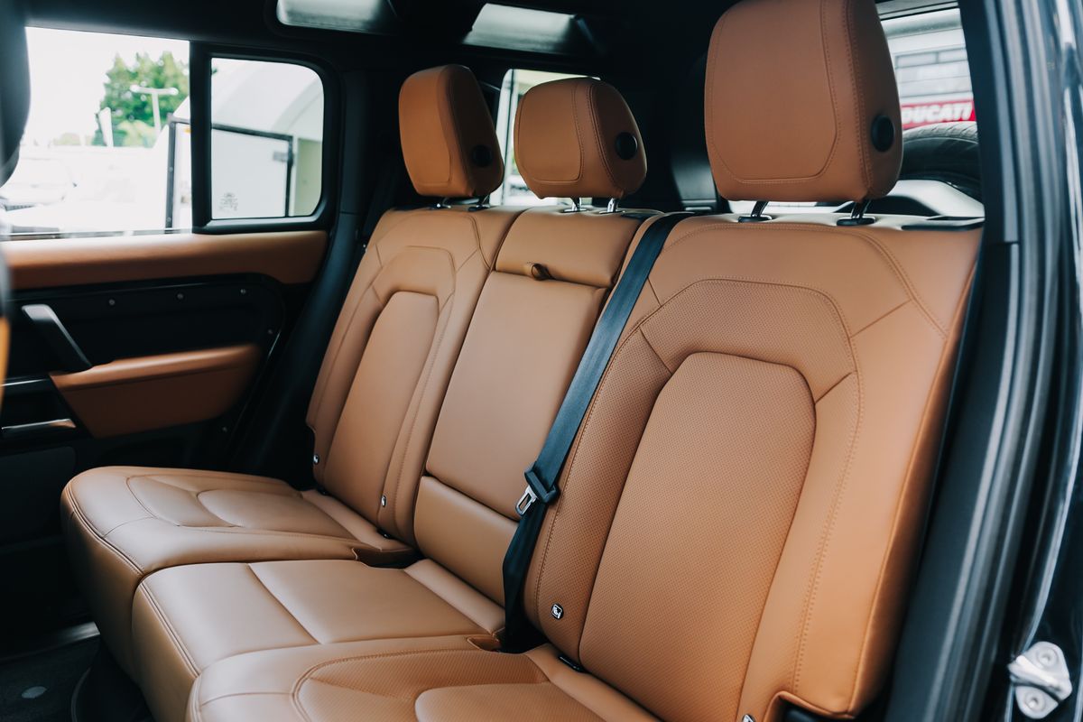 Land Rover Defender 110 V8 5.0