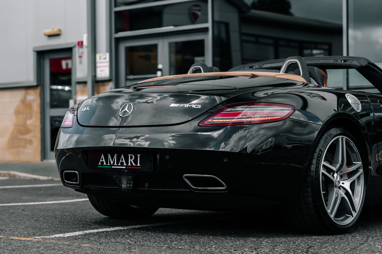 Mercedes-Benz SLS 63 AMG Roadster