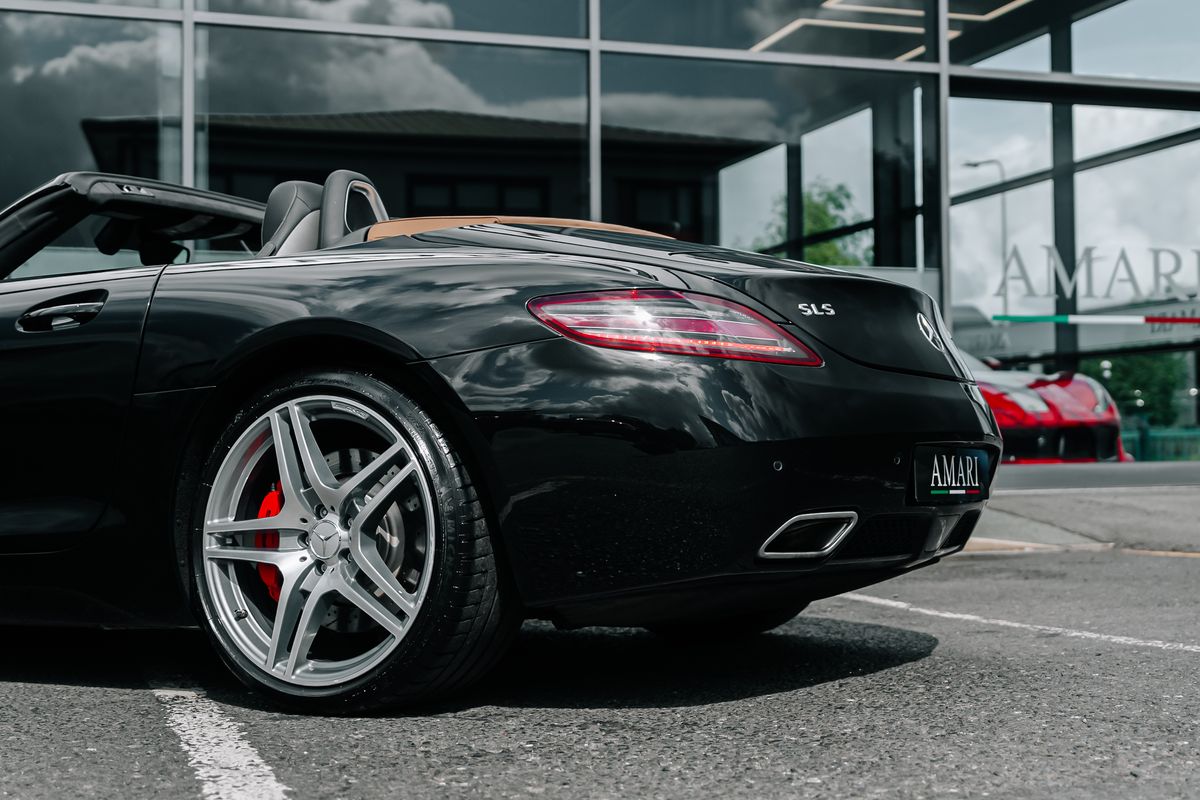 Mercedes-Benz SLS 63 AMG Roadster