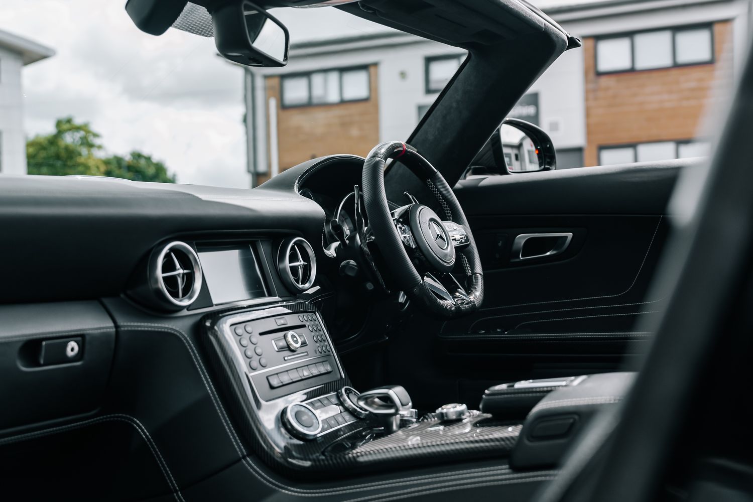 Mercedes-Benz SLS 63 AMG Roadster