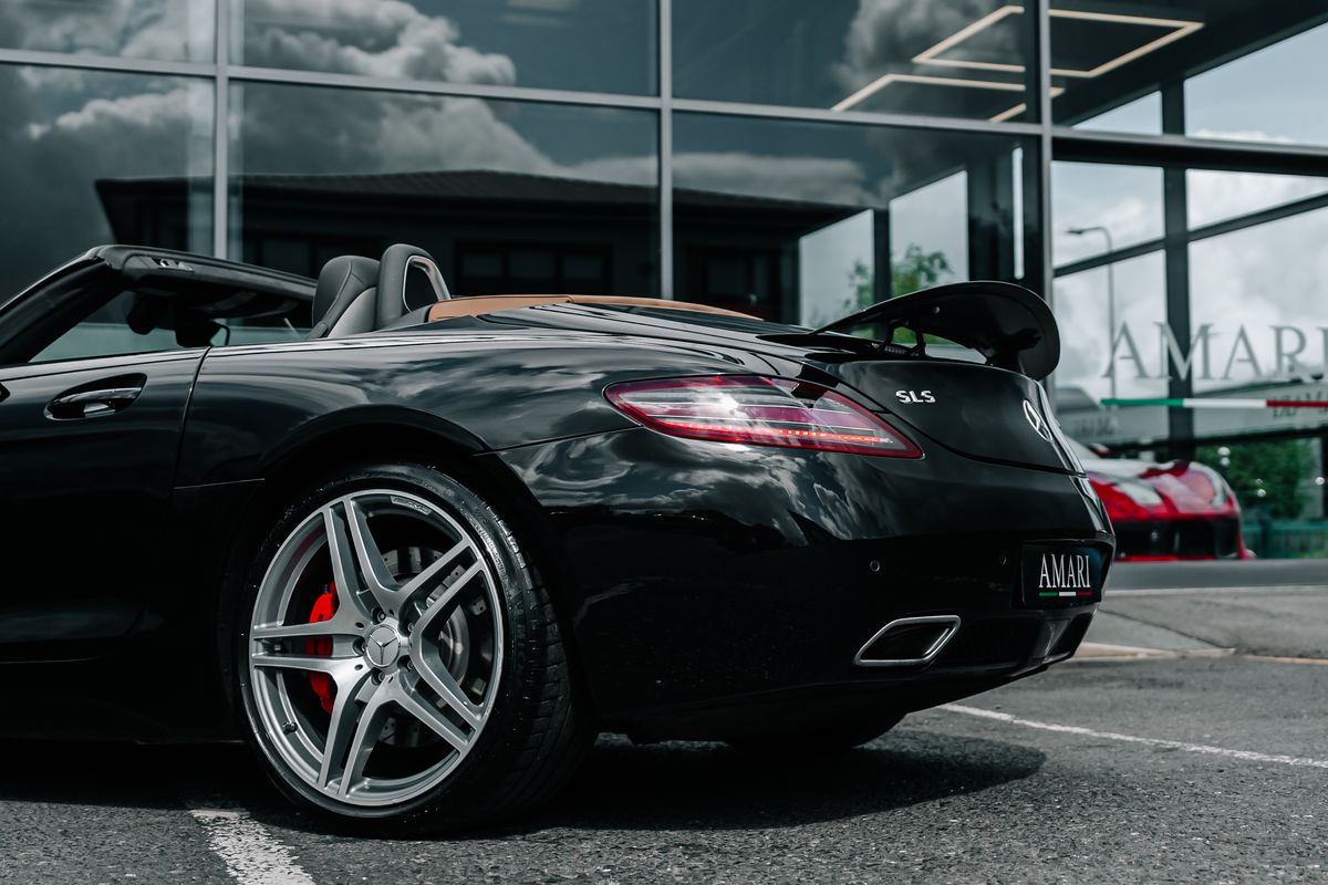 Mercedes-Benz SLS 63 AMG Roadster