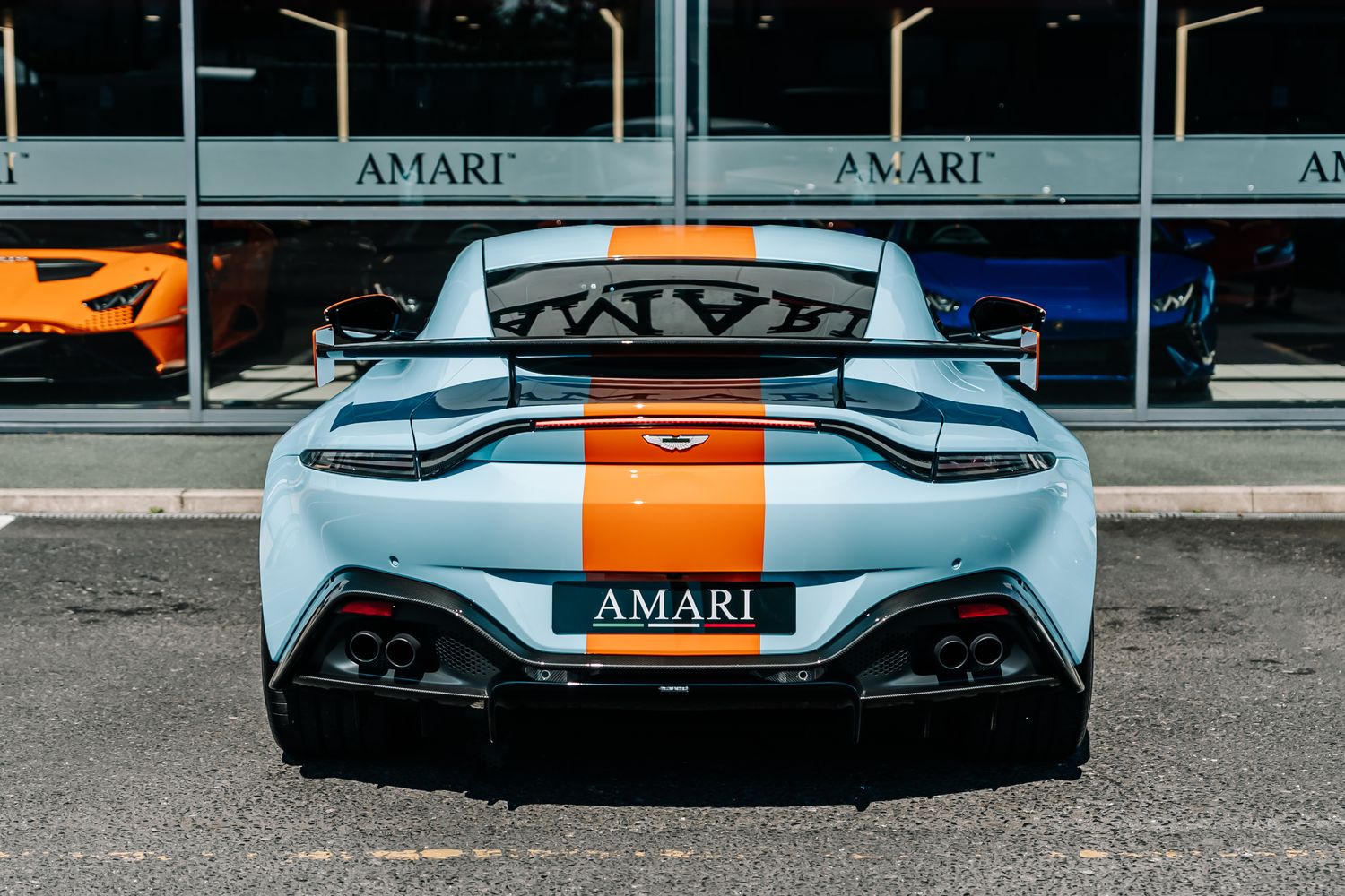 Aston Martin Vantage V8 Heritage Racing Edition