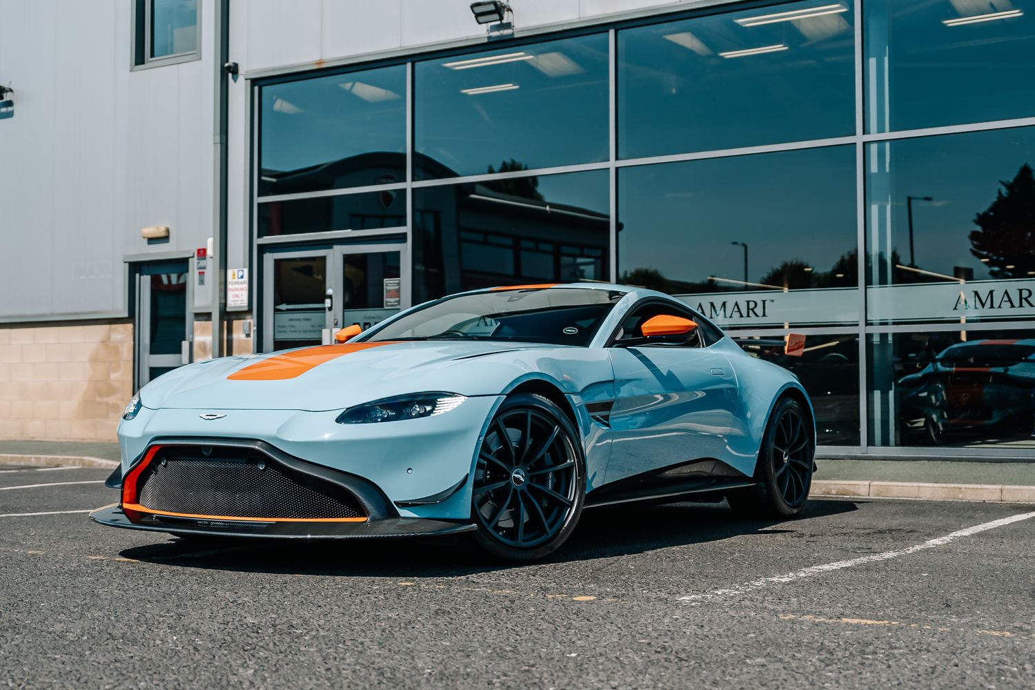 Aston Martin Vantage V8 Heritage Racing Edition