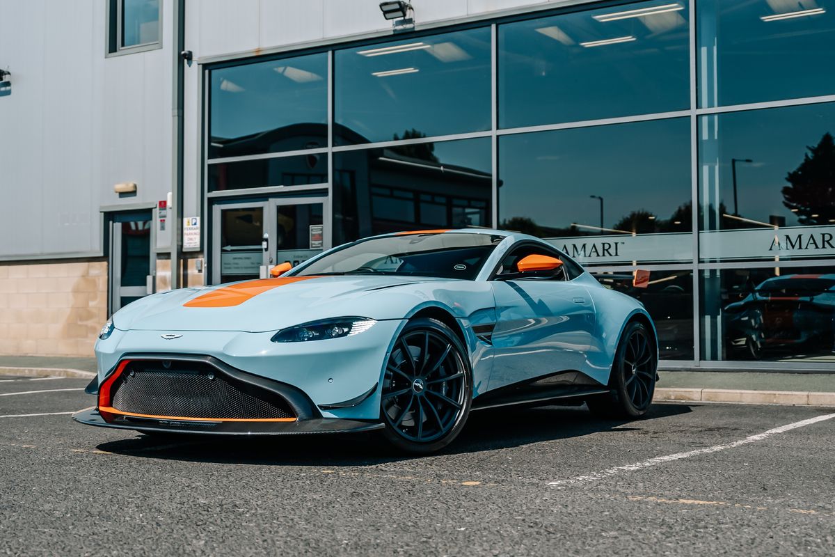 Aston Martin Vantage V8 Heritage Racing Edition
