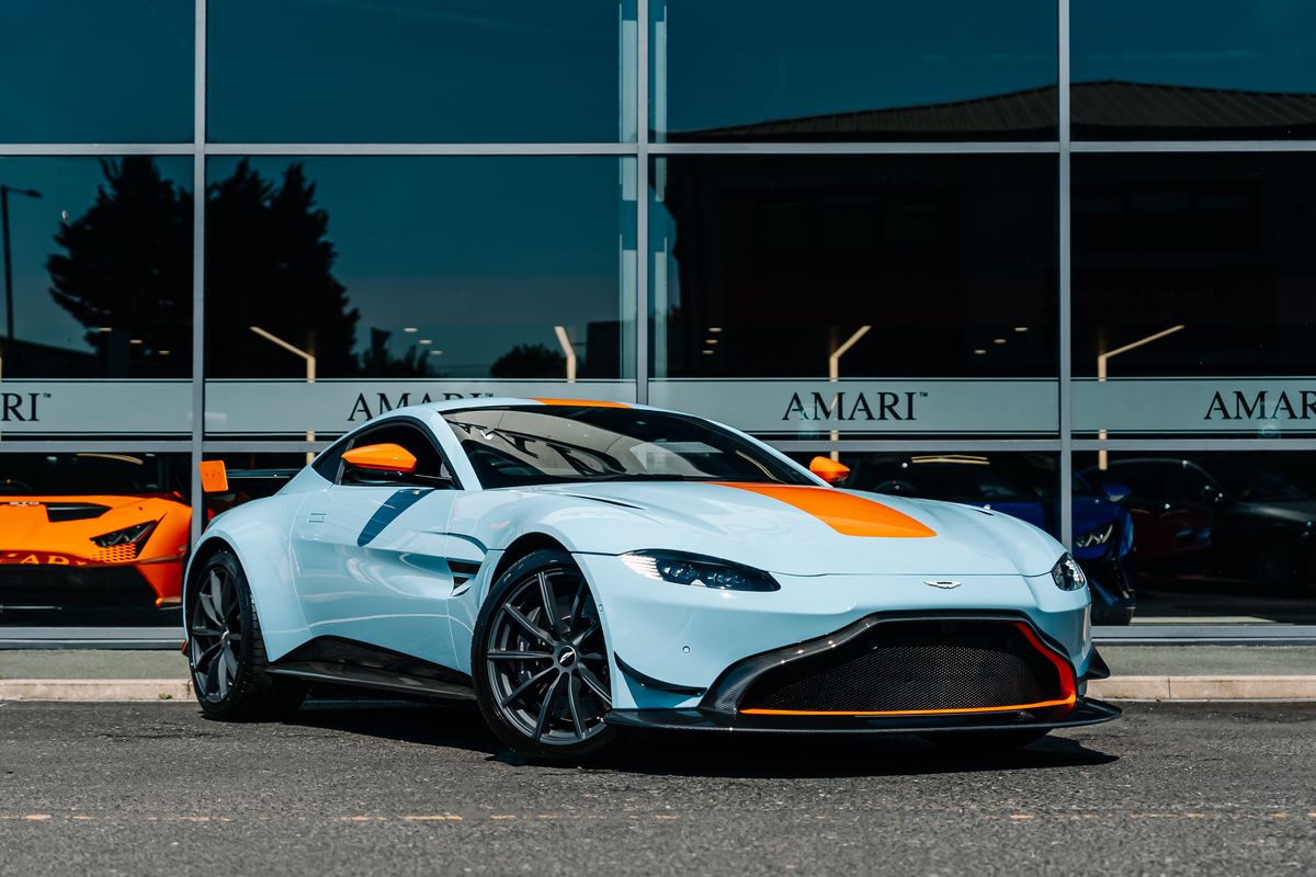 Aston Martin Vantage V8 Heritage Racing Edition