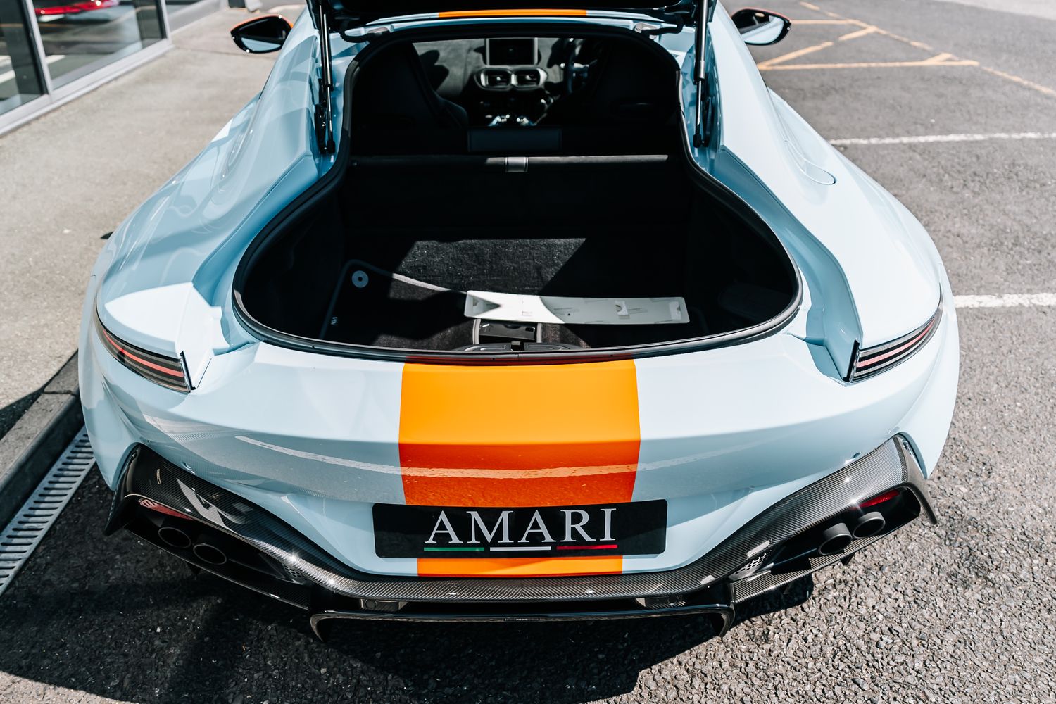 Aston Martin Vantage V8 Heritage Racing Edition