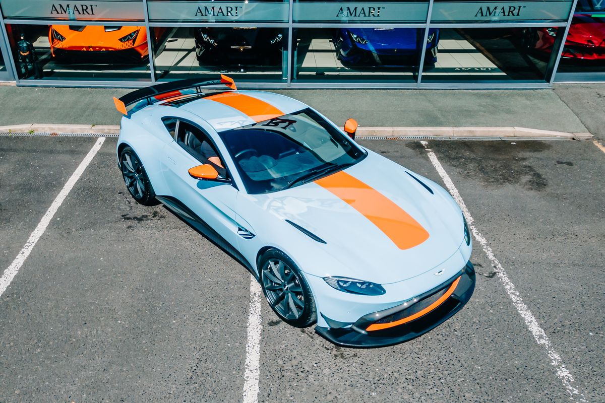 Aston Martin Vantage V8 Heritage Racing Edition
